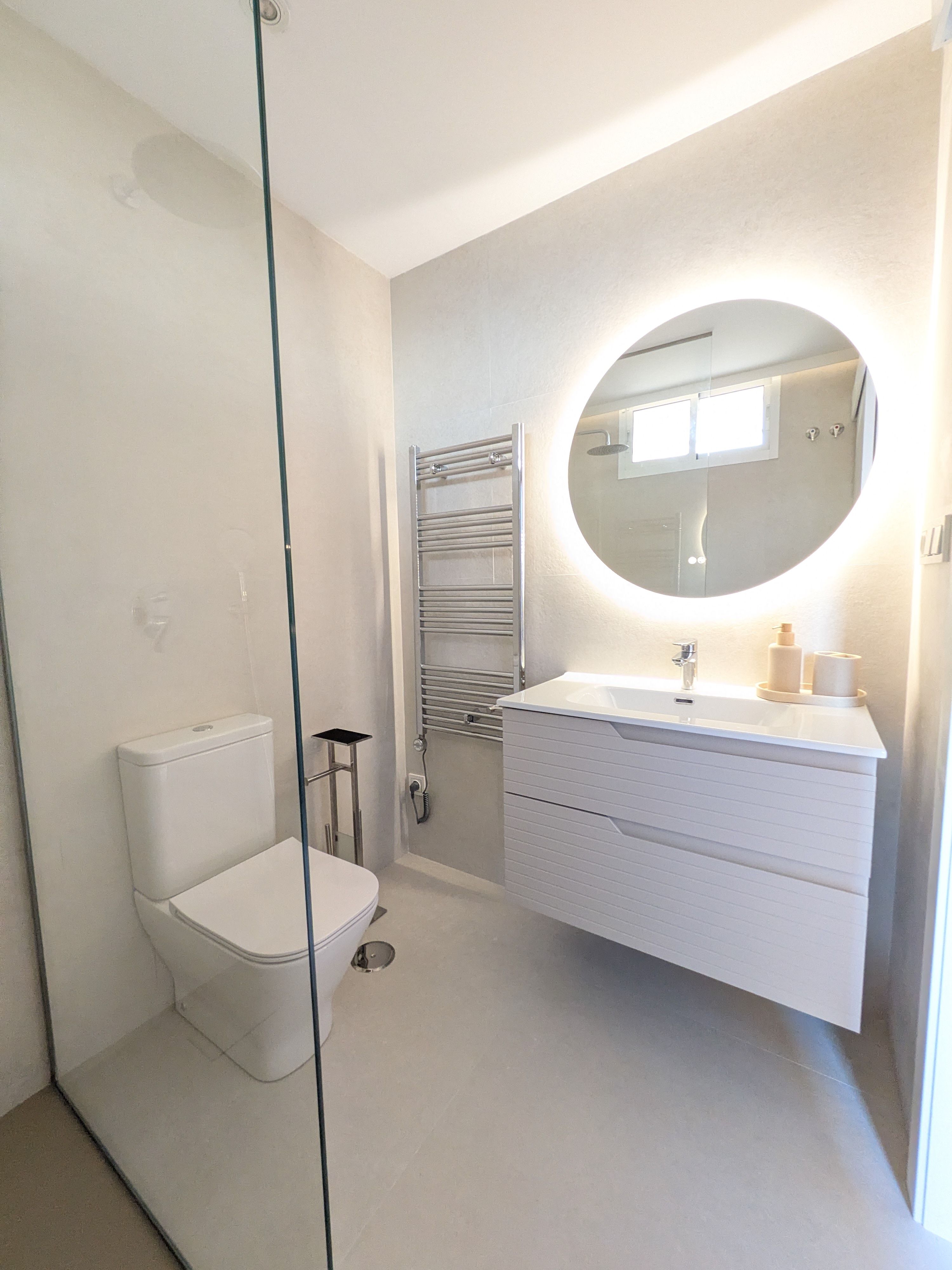 Baño del estudio — Studio Rosé, Marbella