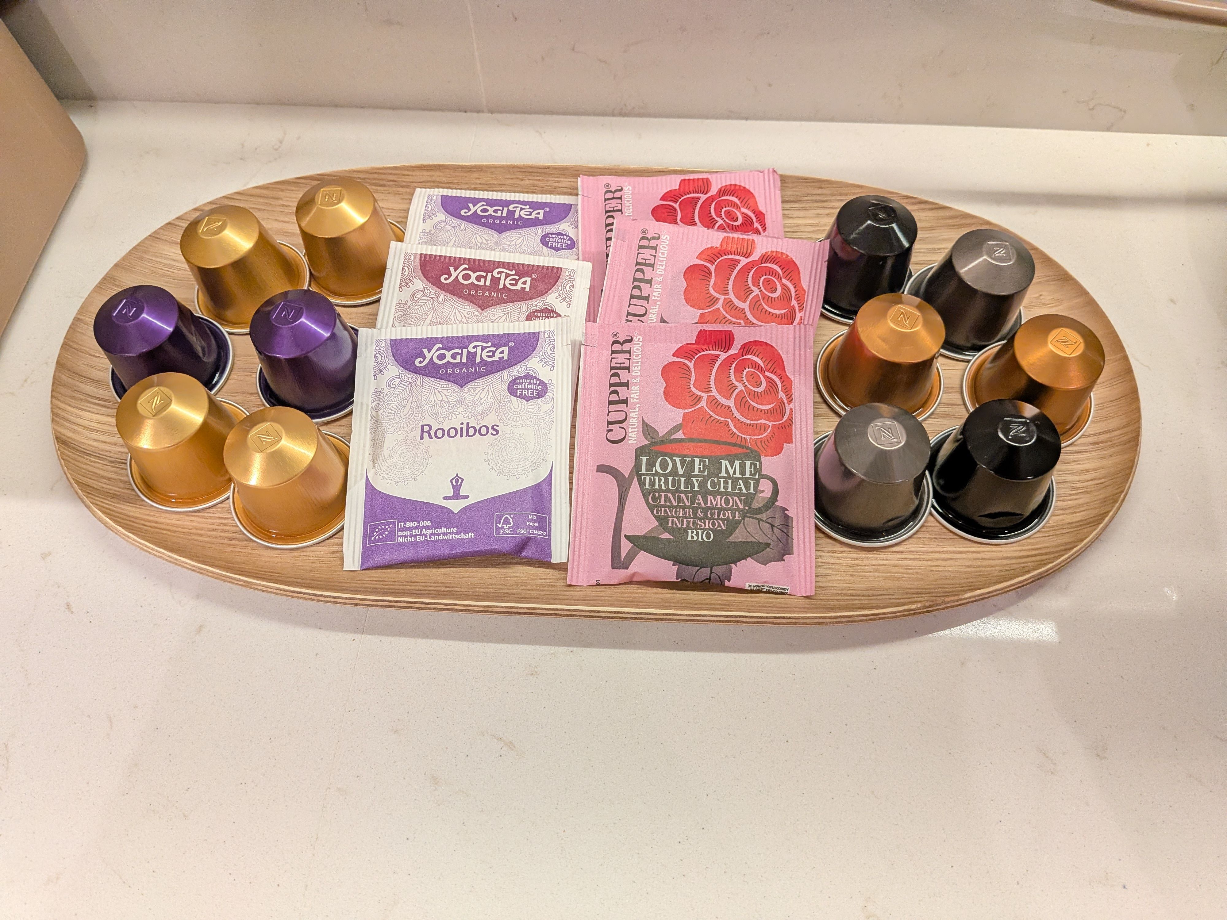 Rincón del café con cafetera Nespresso — Studio Rosé, Marbella